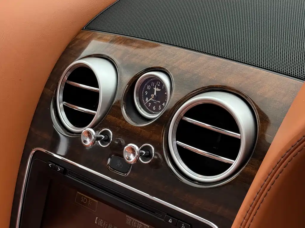Bentley Continental 2014 — фото 27
