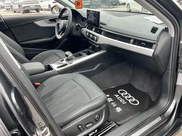 Audi A4L 2021