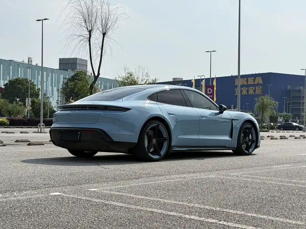 Porsche Taycan 2023 — фото 9
