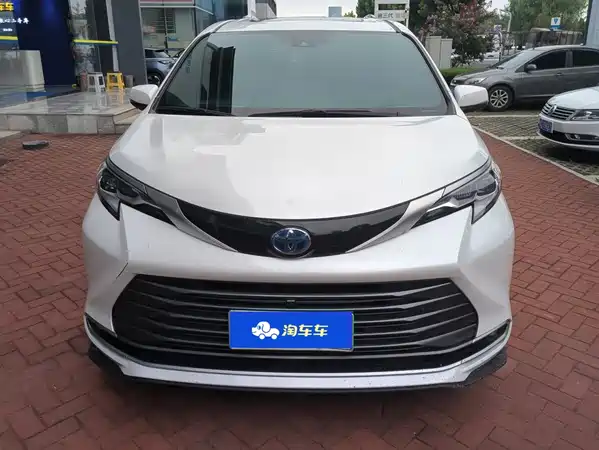 Toyota Sienna 2023