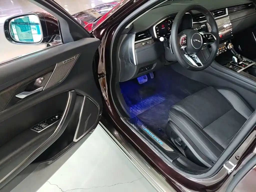 Jaguar XFL 2021 — фото 16