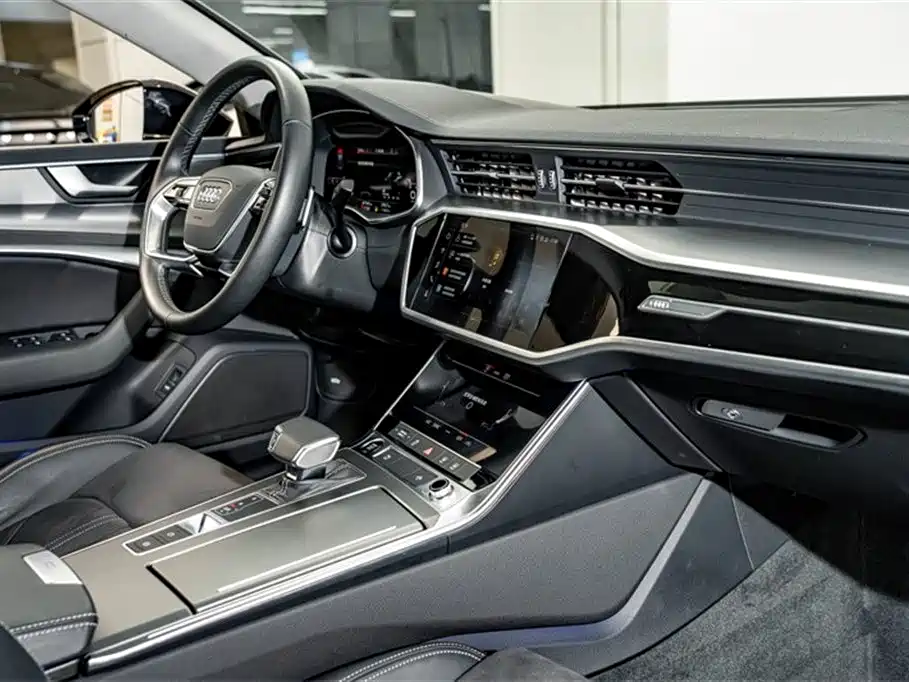 Audi A7L 2024 — фото 18