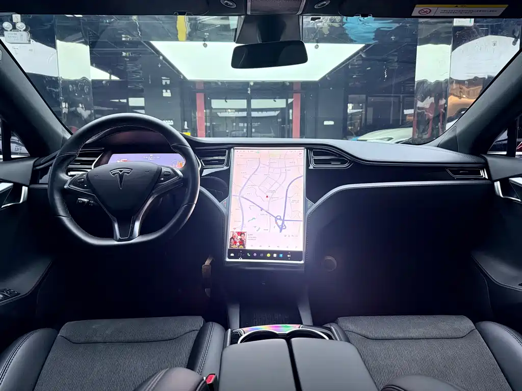 Tesla Model S 2018 — фото 7
