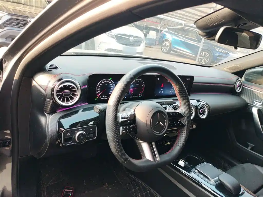 Mercedes-Benz A-Class 2023 — фото 6