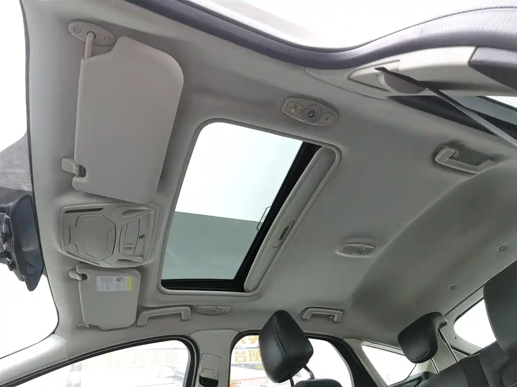 Ford Focus 2014 — фото 14