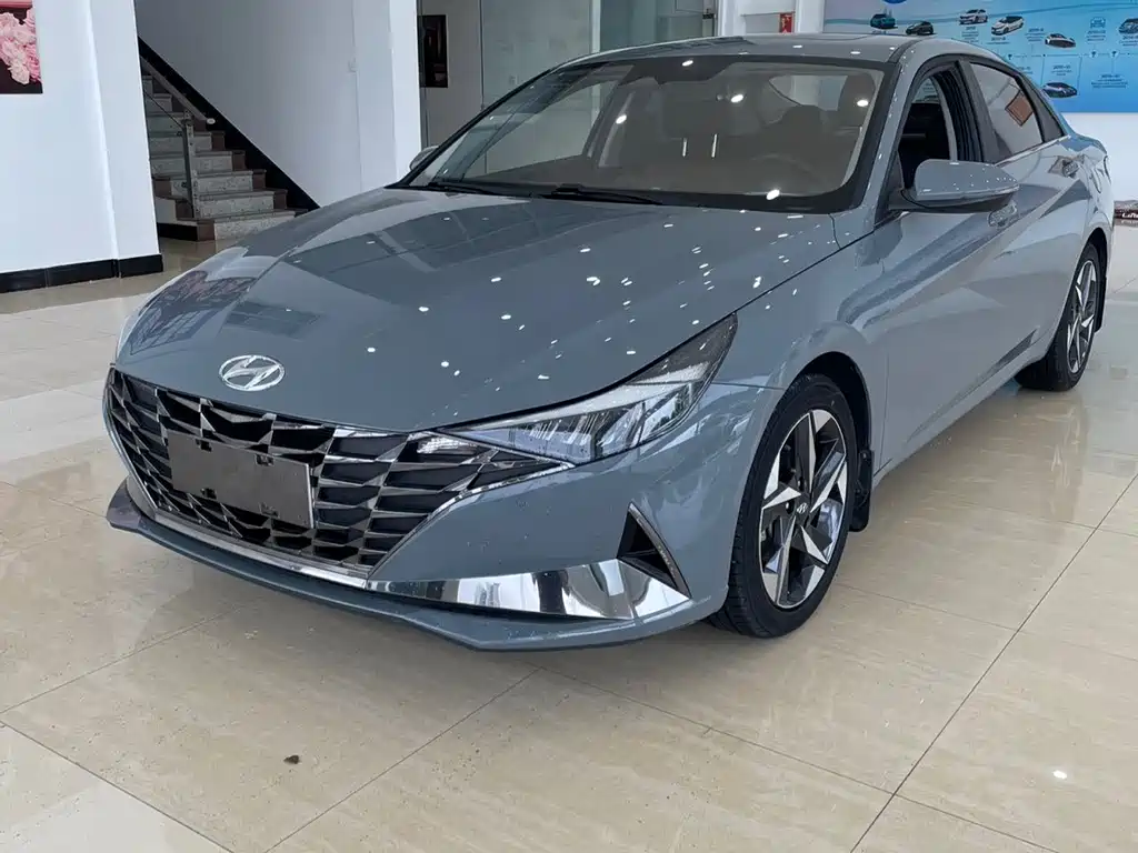 Hyundai Elantra 2022