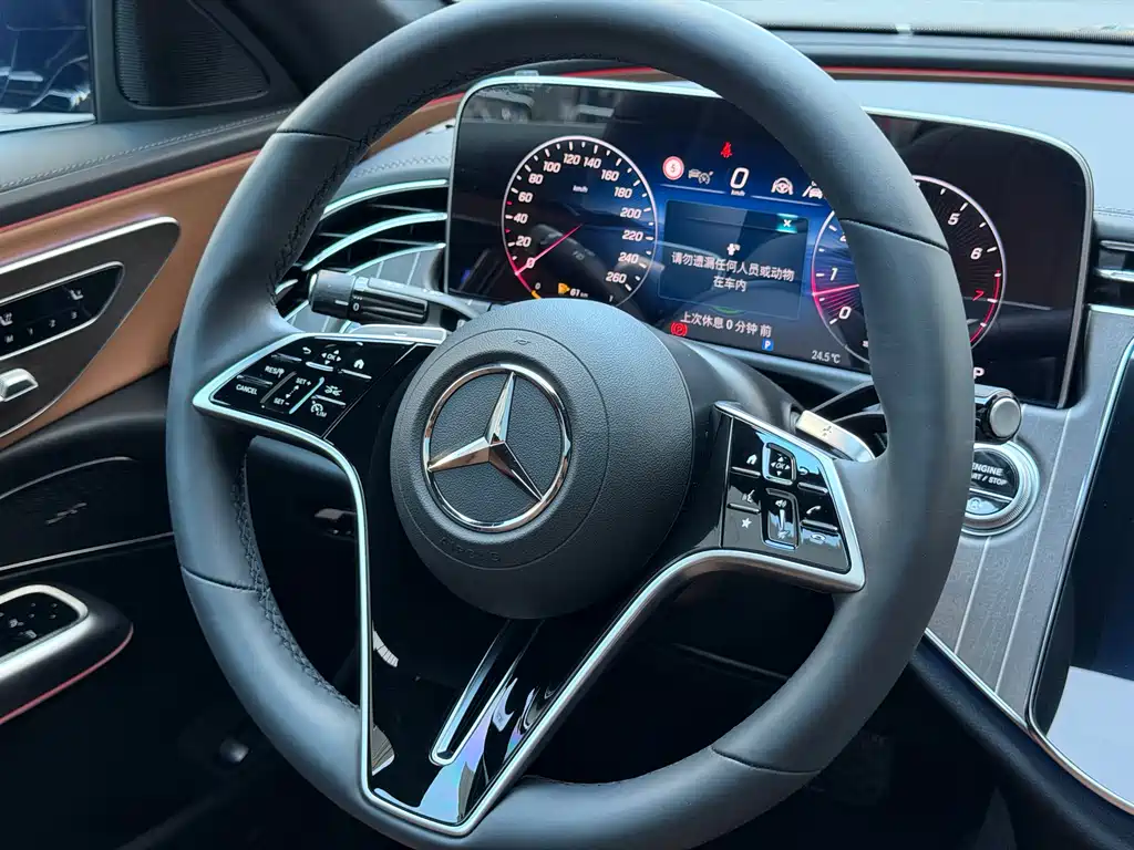 Mercedes-Benz E-Class 2024 — фото 15