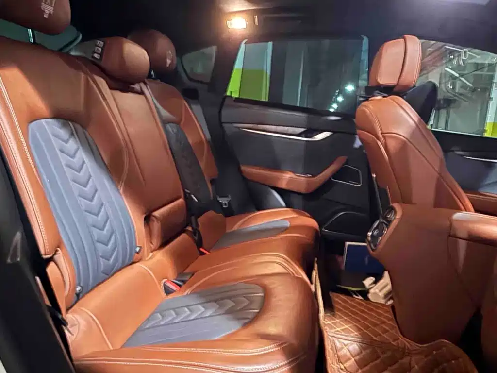 Maserati Levante 2017 — фото 10