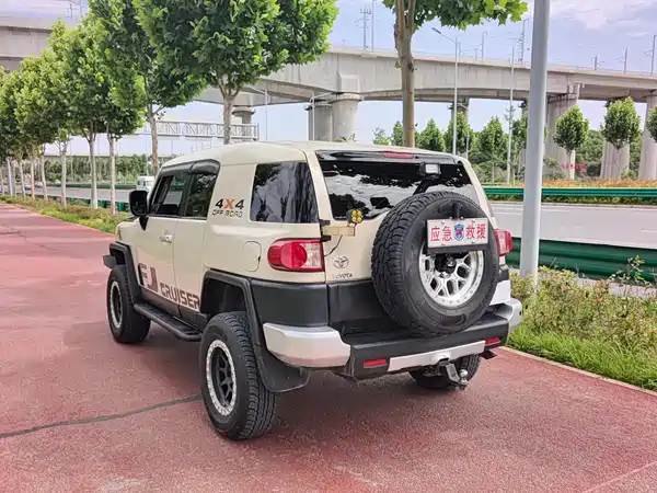 Toyota FJ Cruiser 2013