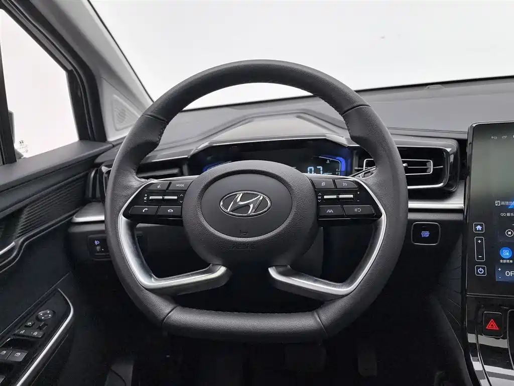 Hyundai Custo 2024 — фото 11