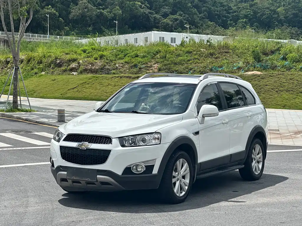 Chevrolet Captiva 2016 — фото 1