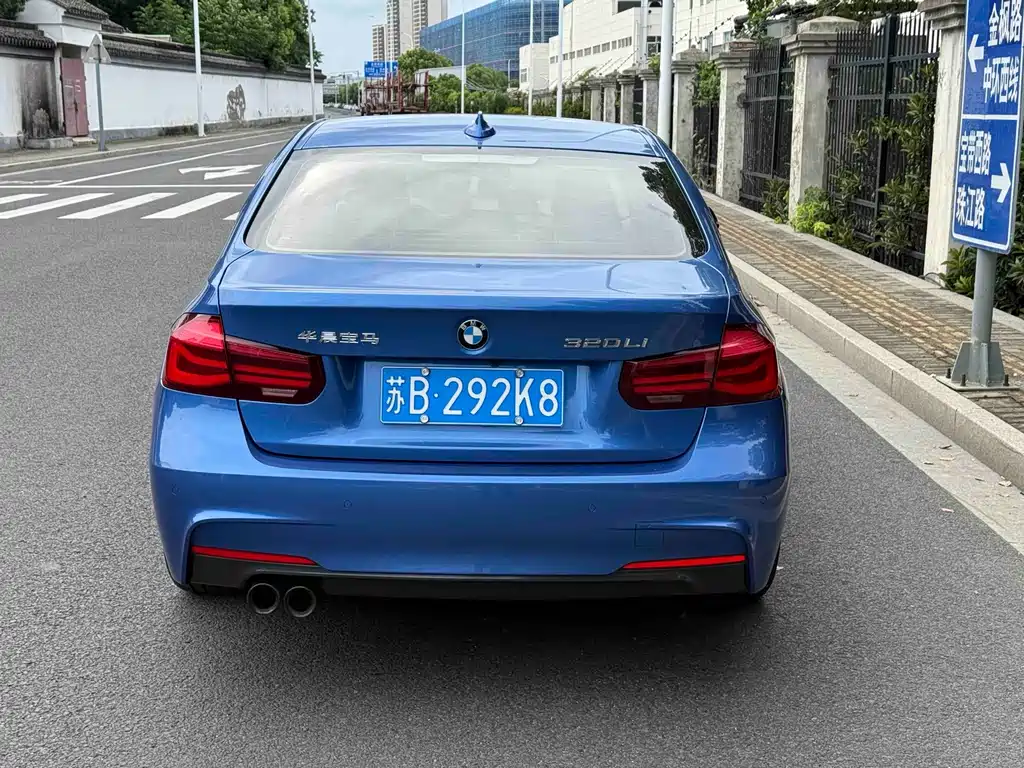 BMW 3 Series 2018 — фото 9