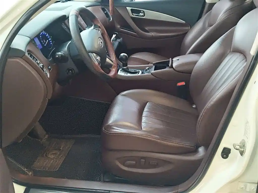 Infiniti QX50 2016 — фото 15