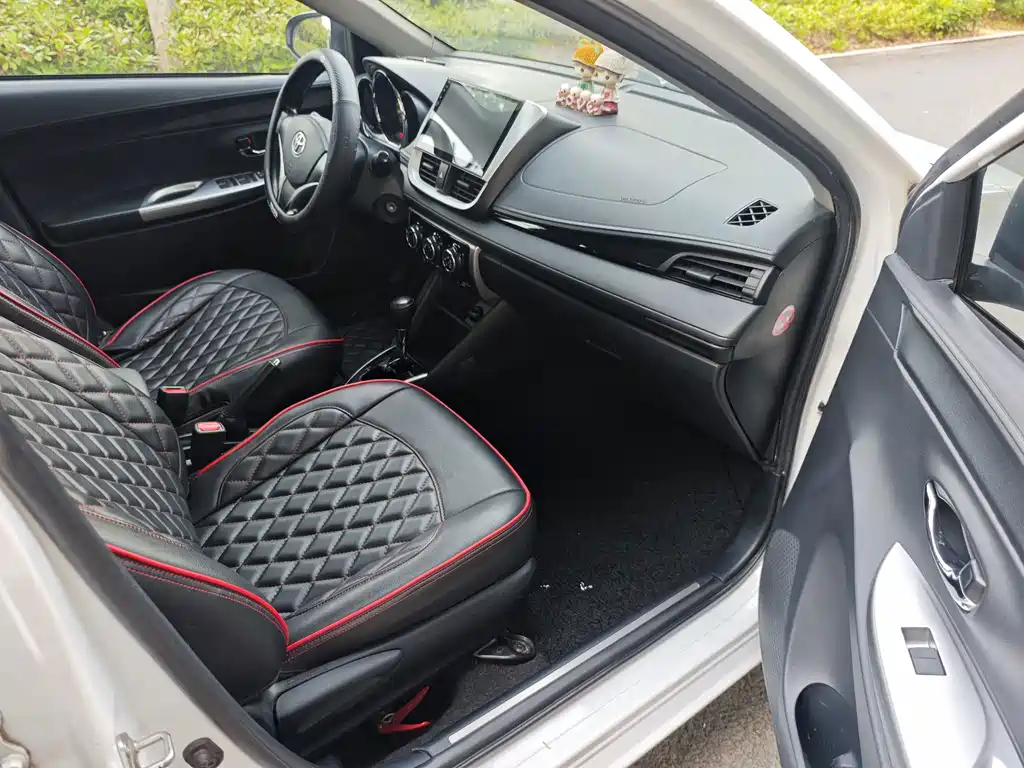 Toyota Yaris L 2018 — фото 8