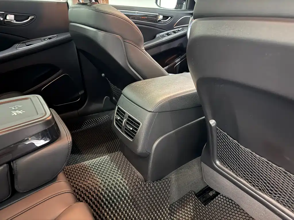 Hongqi H7 2018 — фото 10