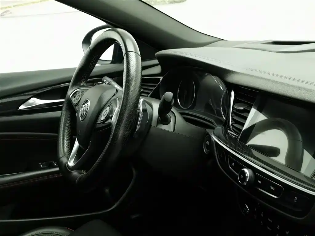Buick Regal 2018 — фото 22