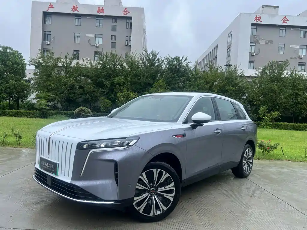 Hongqi HS6 PHEV 2025 — фото 1