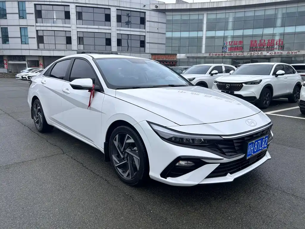Hyundai Elantra 2023