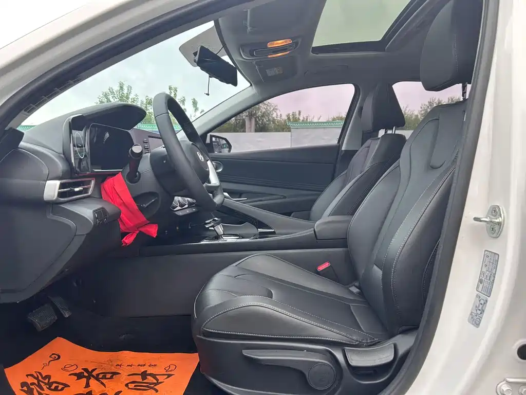 Hyundai Elantra 2023