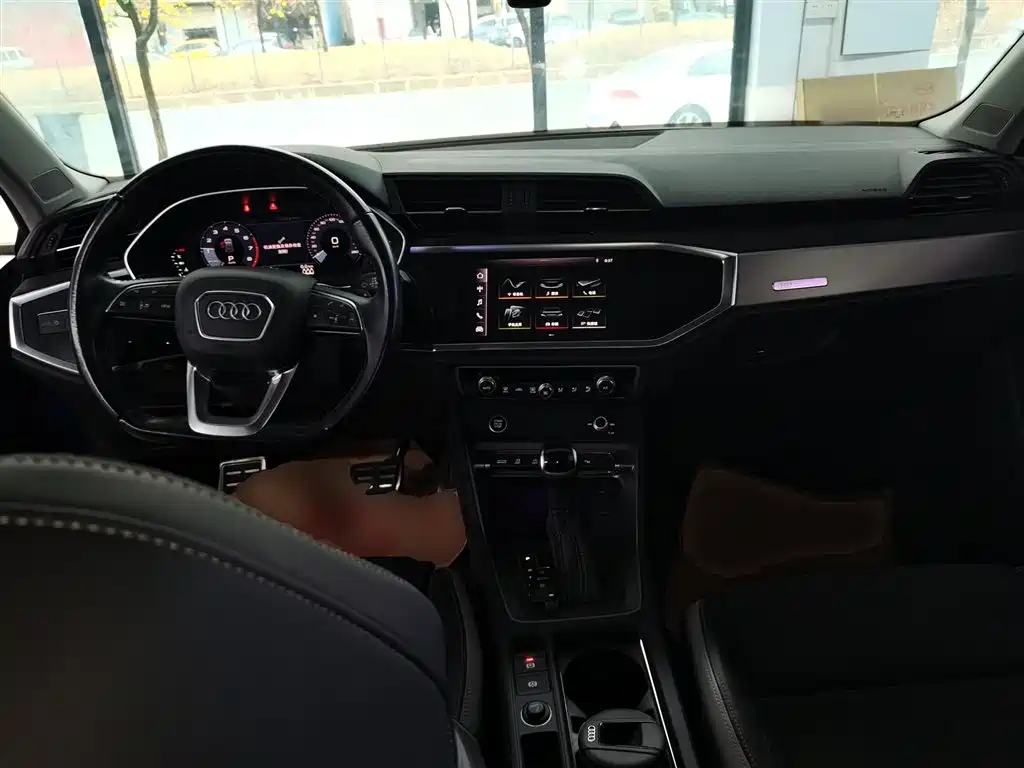 Audi Q3 2021 — фото 10