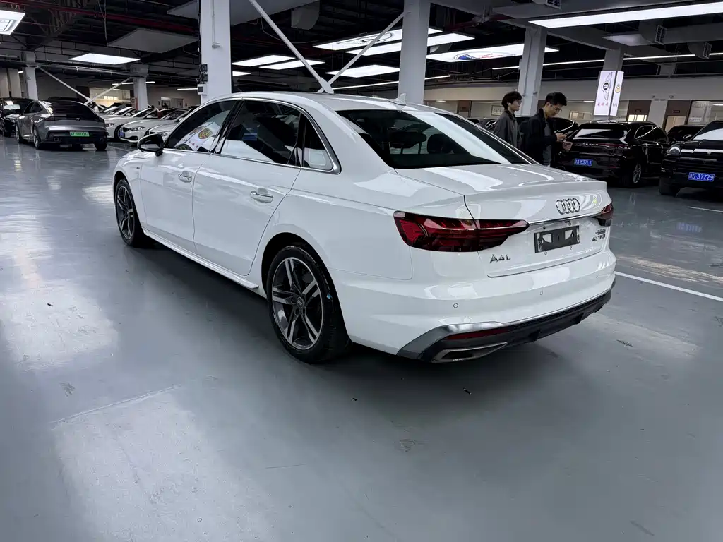 Audi A4L 2020 — фото 10