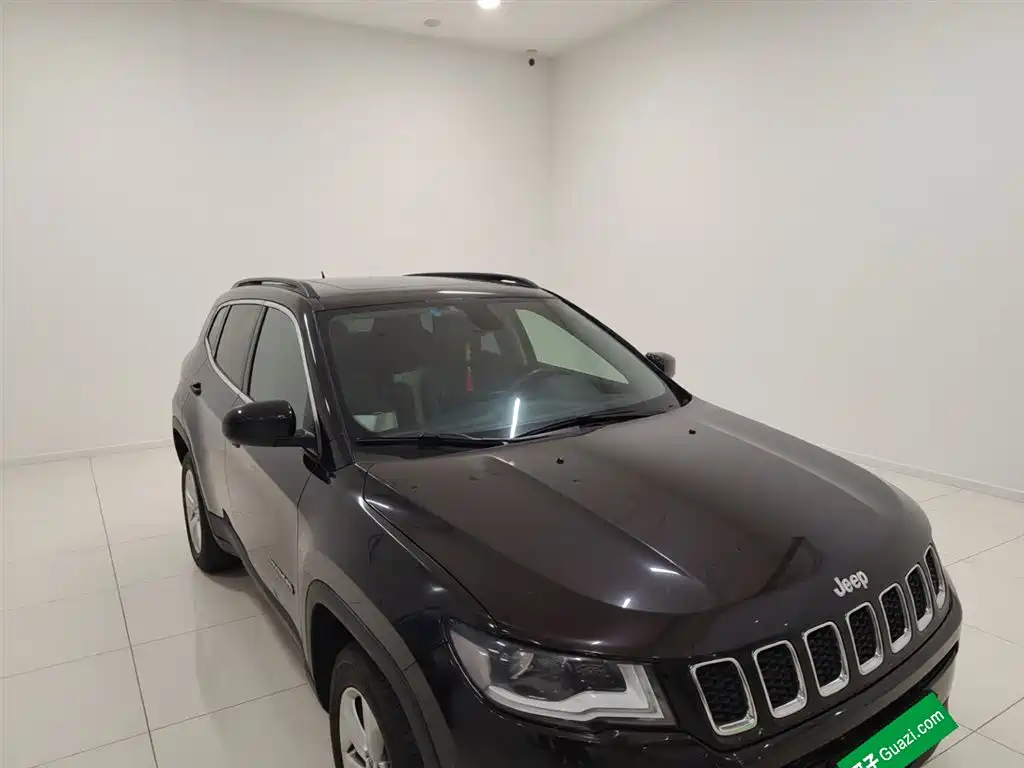Jeep Compass 2018 — фото 23