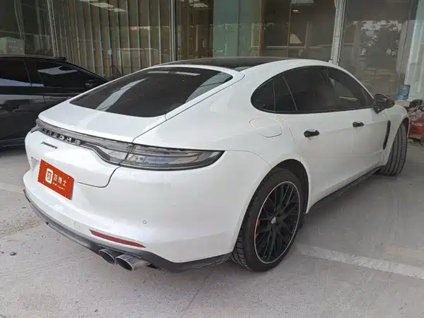 Porsche Panamera 2023