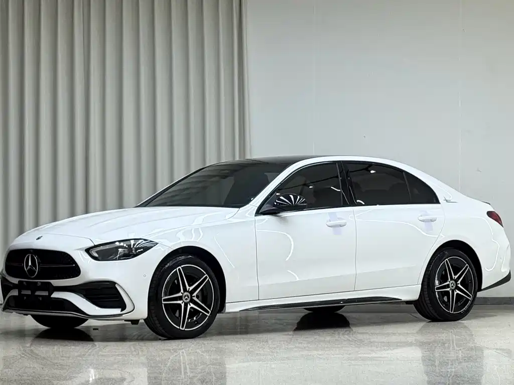 Mercedes-Benz C-Class 2024 — фото 1