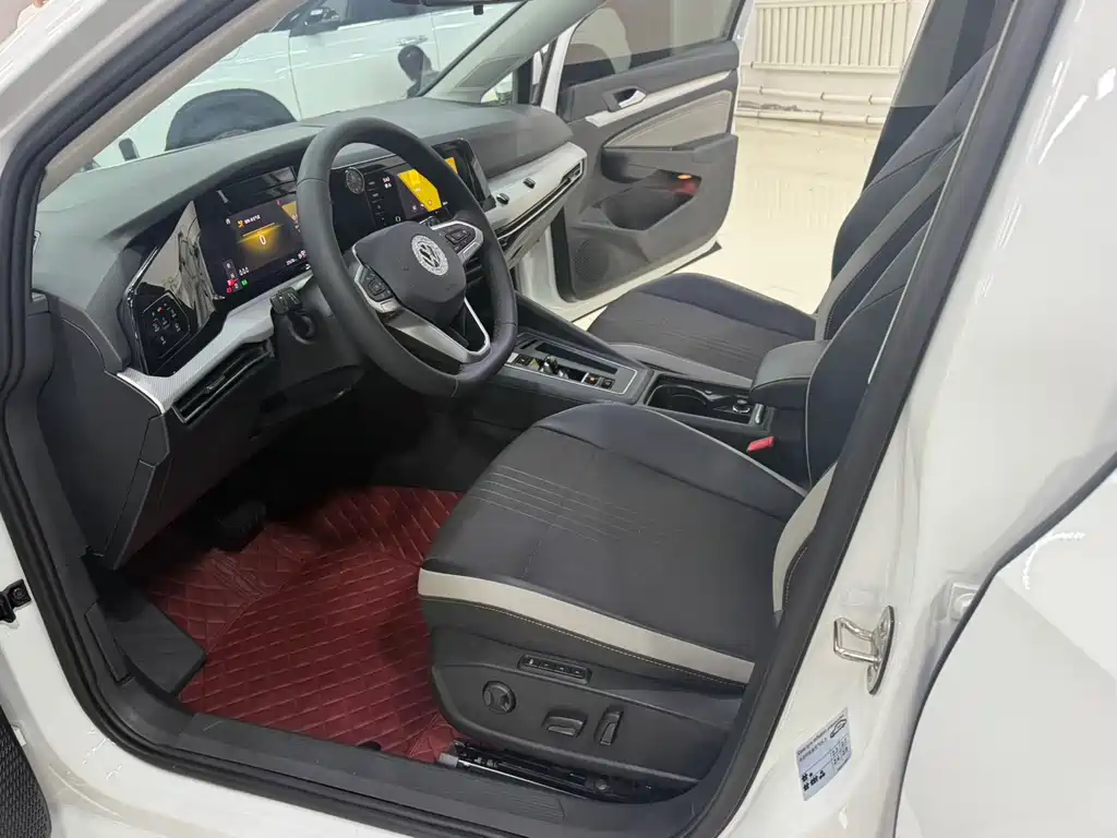 Volkswagen Golf 2023