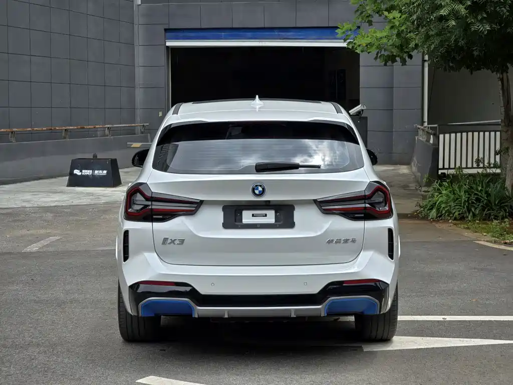 BMW iX3 2021 — фото 11