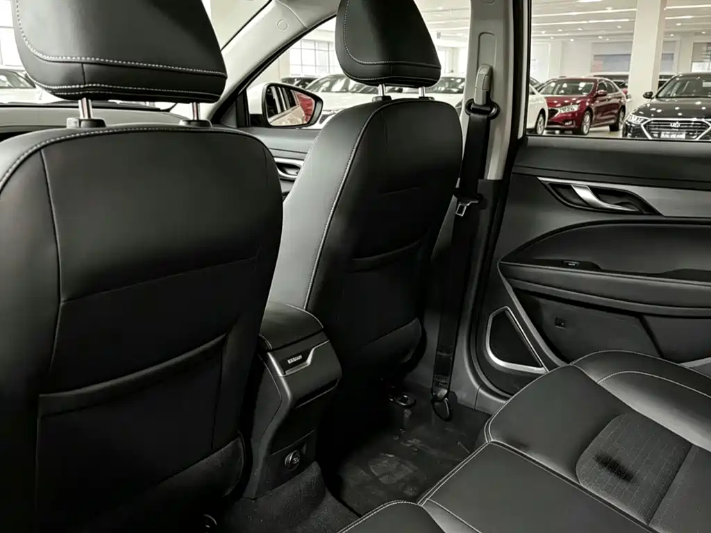 Geely Emgrand 2021