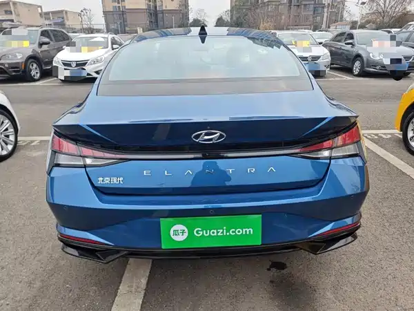 Hyundai Elantra 2022