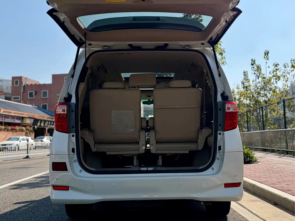 Toyota Alphard 2012 — фото 17
