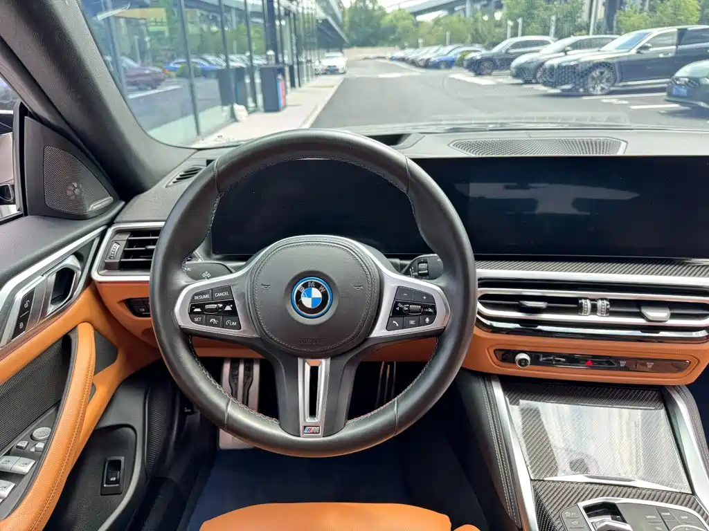 BMW i4 2024 — фото 11