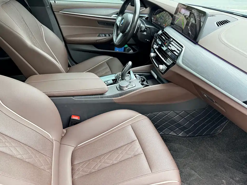 BMW 5 Series 2023 — фото 12