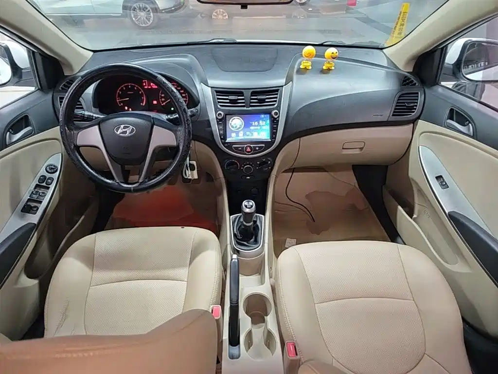Hyundai Verna 2016 — фото 10