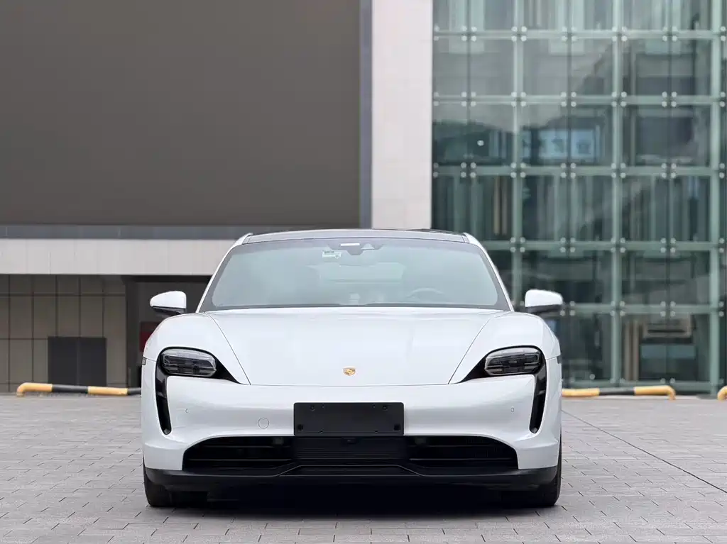 Porsche Taycan 2021 — фото 2