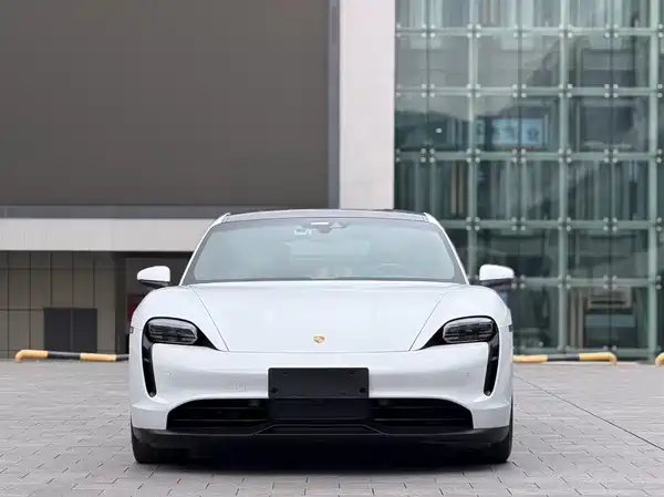 Porsche Taycan 2021