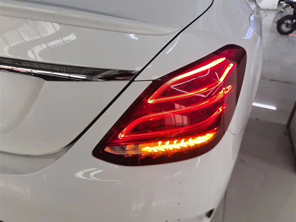 Mercedes-Benz C-Class 2017 — фото 20