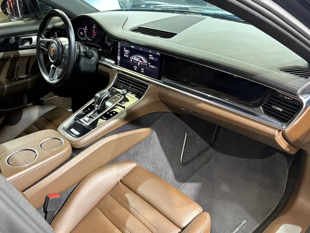 Porsche Panamera 2018 — фото 18