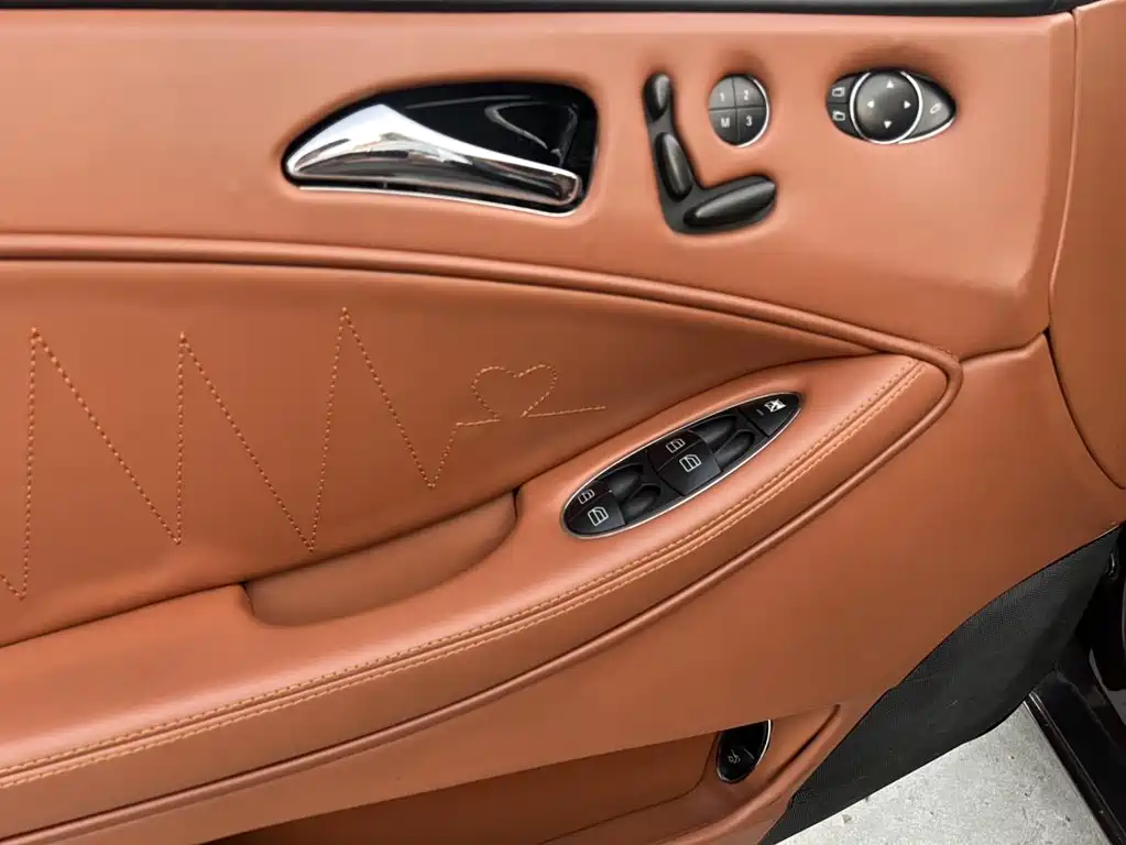Mercedes-Benz CLS 2010 — фото 10
