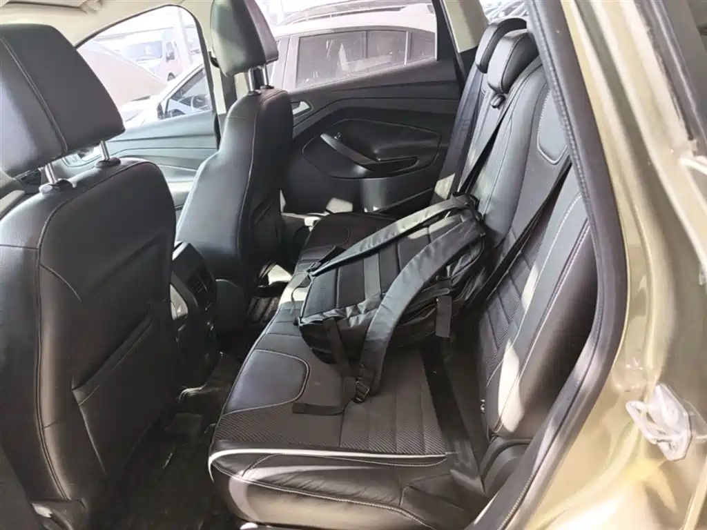 Ford Kuga 2016 — фото 17