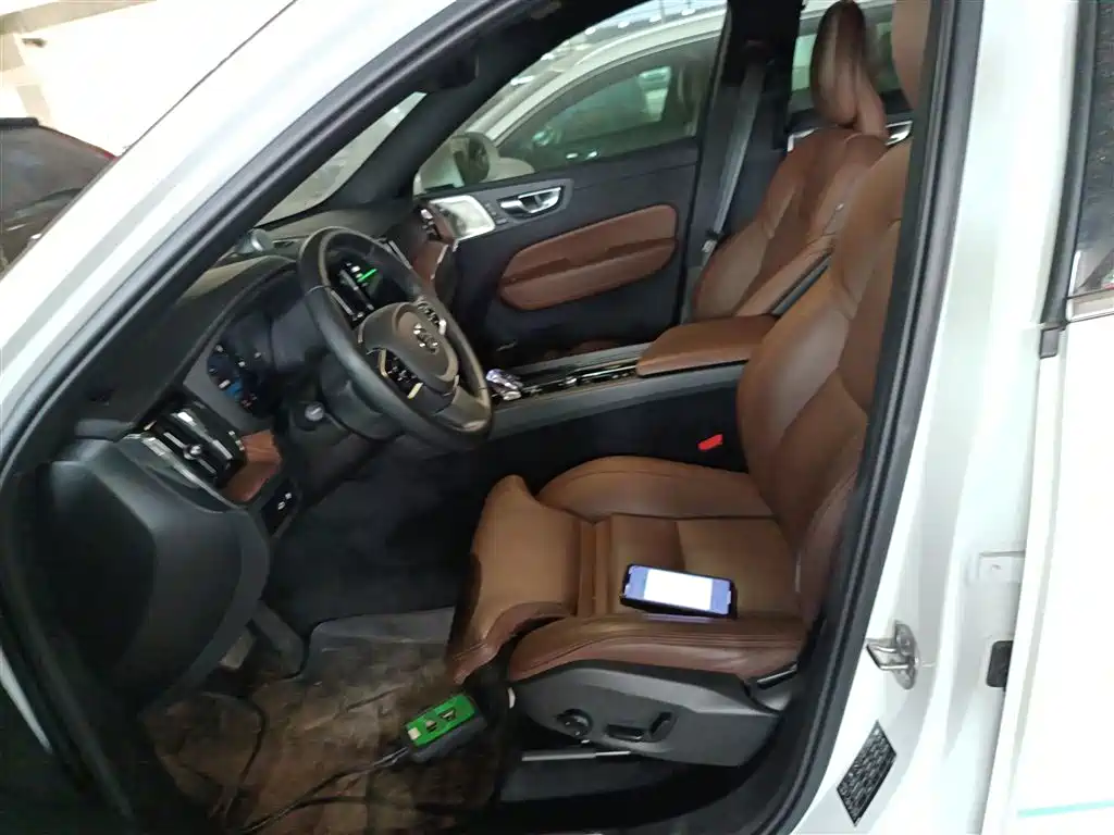 Volvo XC60 PHEV 2024 — фото 15