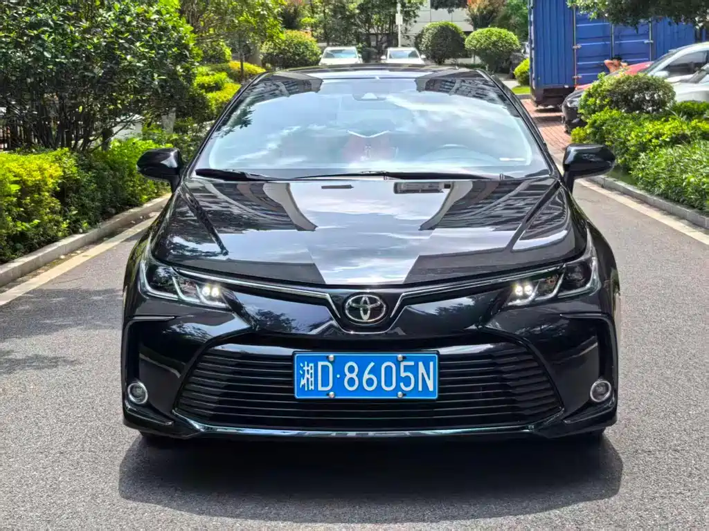Toyota Corolla 2023 — фото 2