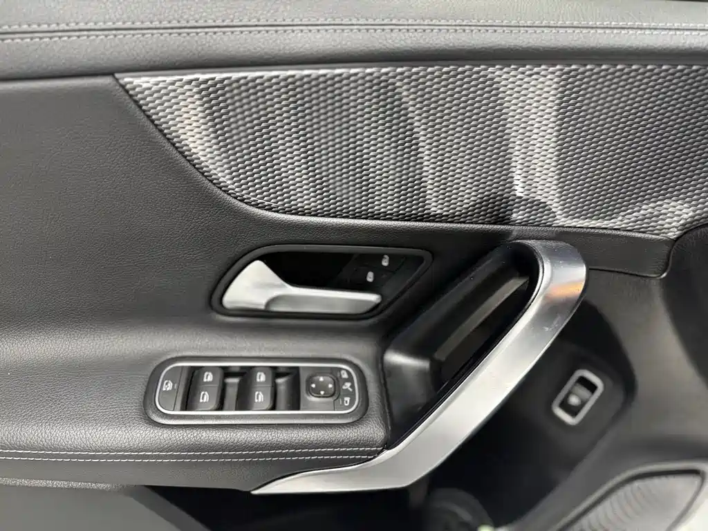 Mercedes-Benz A-Class 2022 — фото 9