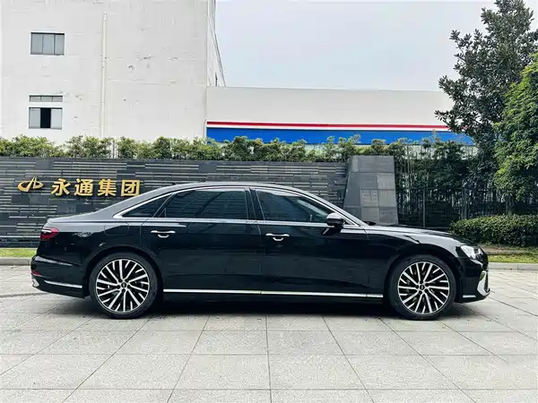 Audi A8 2024