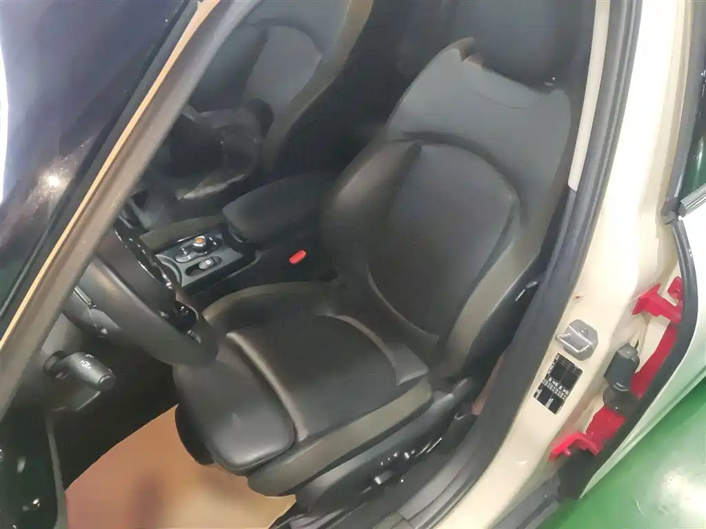 MINI Clubman 2019 — фото 15