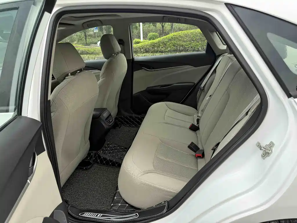 Buick Excelle 2015 — фото 6