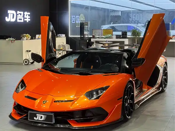 Lamborghini Aventador 2013