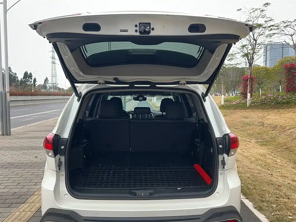 Toyota Highlander 2018 — фото 15